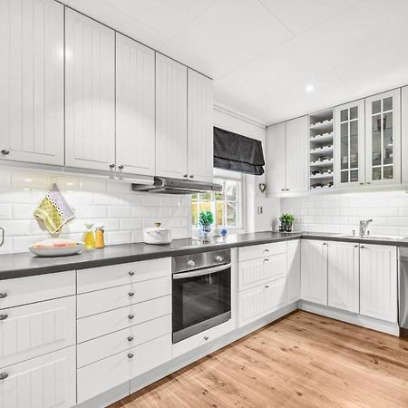 Private Room In Shared Apartment Trondheim Luaran gambar
